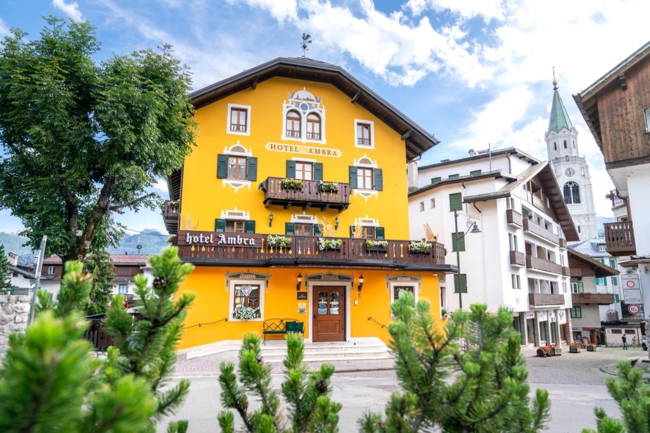 Ambra Cortina Luxury&Fashion Hotel Cortina dʼAmpezzo Esterno foto