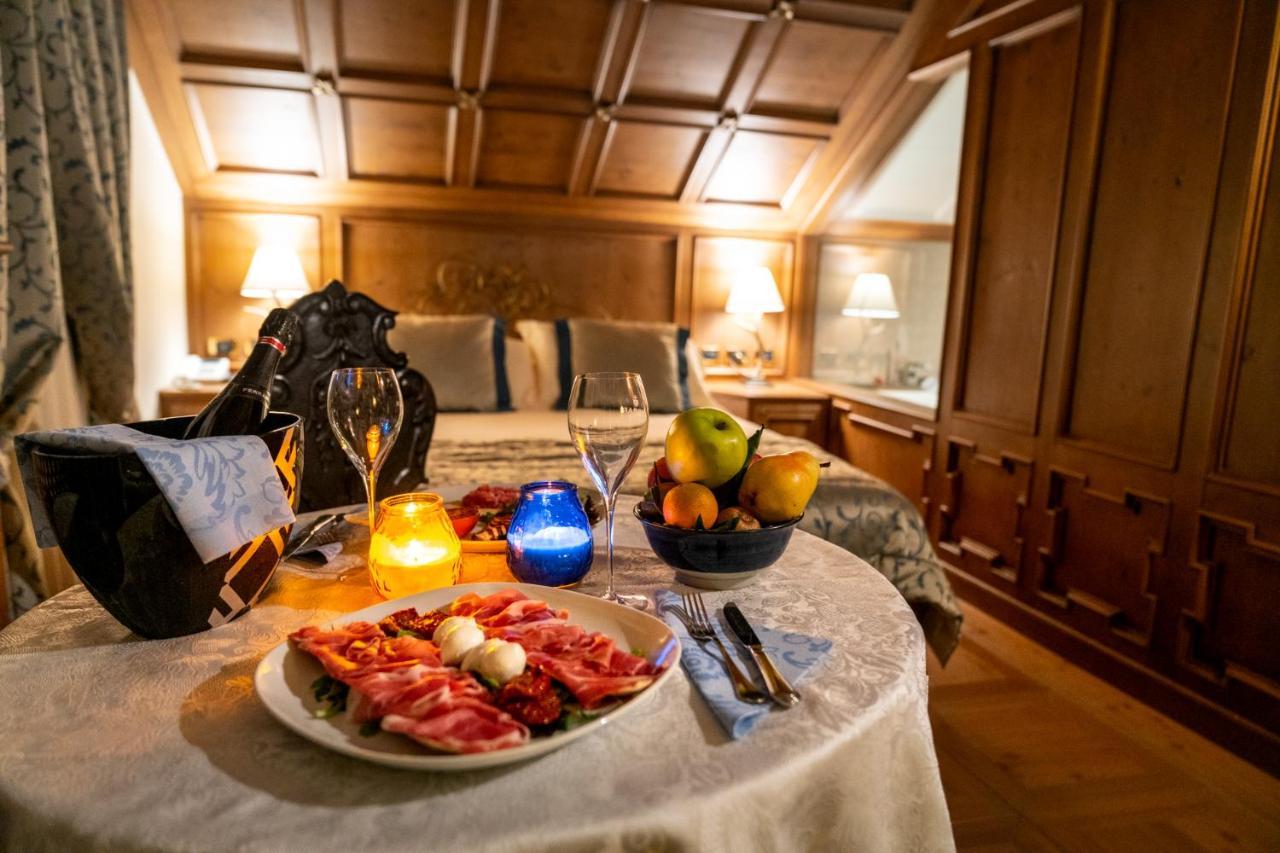 Ambra Cortina Luxury&Fashion Hotel Cortina dʼAmpezzo Esterno foto