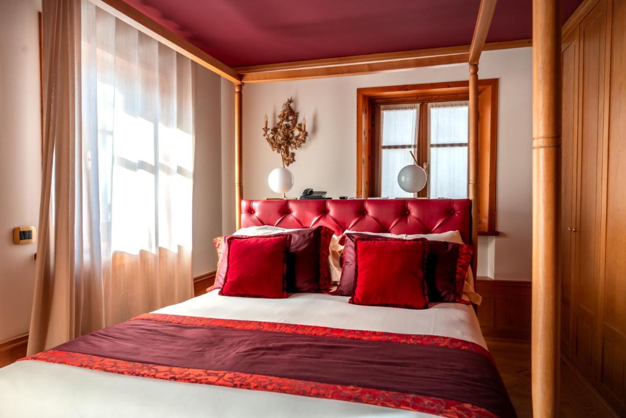 Ambra Cortina Luxury&Fashion Hotel Cortina dʼAmpezzo Esterno foto