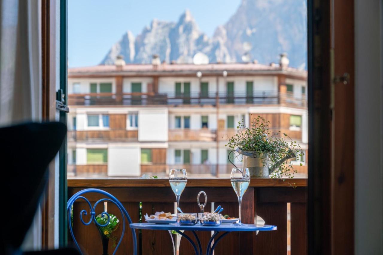 Ambra Cortina Luxury&Fashion Hotel Cortina dʼAmpezzo Esterno foto